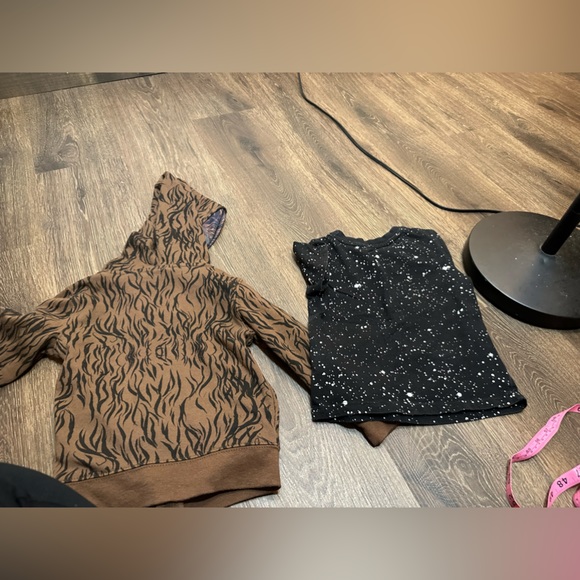 Bundle of boys star Wars Chewbacca sweater and black Star Wars t shirt size 3t - Picture 10 of 10